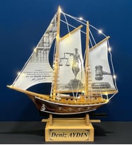 Kişiye Özel Tasarım Led Işıklı Büyük Boy Ahşap Gemi Hediyesi Doğal El Yapımı Farklı Modeller (Model 1)
