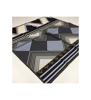 Geometrik Desen Black Seri Twill Eşarp Eşarp Askısı ile Birlikte 90x90 cm Siyah 