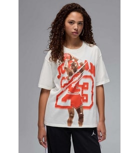 Nike Jordan Graphic 40 Loose Fit Womens Tee Grafik Baskılı Bol Kesim Pamuklu Kadın Tişört Krem