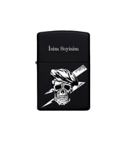 Asker Kurukafa Desenli Kişiye Özel İsimli Zippo Model Çakmak Benzinli Siyah Metal  Çakmak