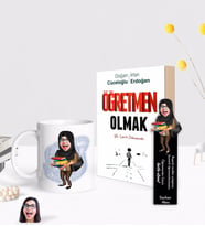 BK Gift Kişiye Özel Tesettürlü Kadın Öğretmeni Karikatürlü Beyaz Kupa Ahşap Kitap Ayracı ve Öğretmen Olmak Kitabı Hediye Seti-2