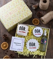 Kişiye Özel Minimal Öğretmen Hediye Kutusu - Kişiye Özel T Kupa, Kolonya, Bardak Altlığı, Mum Öğretmenler Günü Hediyesi