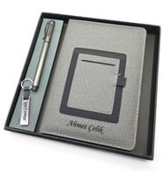 Signator® Codex  N132 Kişiye Özel Defterli Set - İsme Özel Gri Kalem + İsme Özel Gri Defter + İsme Özel Anahtarlık İsme Özel Kutusunda Hediyelik Set (Karışık)
