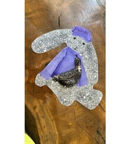 SÜNGER ÇANTALI MOR TAVŞAN ARMA DİKİŞ APLİKE 29X29 CM