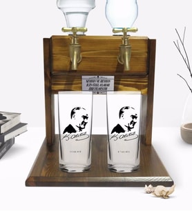 BK Gift Kişiye Özel Renkli Baskılı Atatürk Tasarımlı İkili Rakı Bardağı ve Çift Musluklu Doğal Ahşap Rakı Standı-26 (Model 1)
