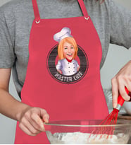 BK Gift Kişiye Özel Kadın Chef Karikatürlü Profesyonel Kırmızı Mutfak Önlüğü, Aşçı Önlüğü, Şef Önlüğü, Arkadaşa Hediye-1