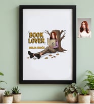 Kişiye Özel Karikatürlü Book Lover Siyah Çerçeve Doğum Günü Hediyesi