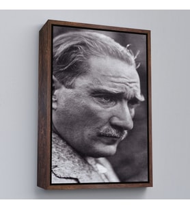 Çerçeveli Mustafa Kemal Atatürk Yakın Çekim Duvar Tablosu (Kahverengi)