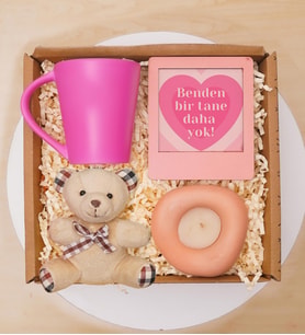 Pembe Kupa Bardak, Peluş Anahtarlık, Dekoratif Mum, Çerçeve