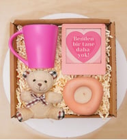 Pembe Kupa Bardak, Peluş Anahtarlık, Dekoratif Mum, Çerçeve