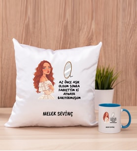 Kişiye Özel Az Önce Aşık Oldum Tasarım Esprili Kare Yastık ve Mavi Kupa