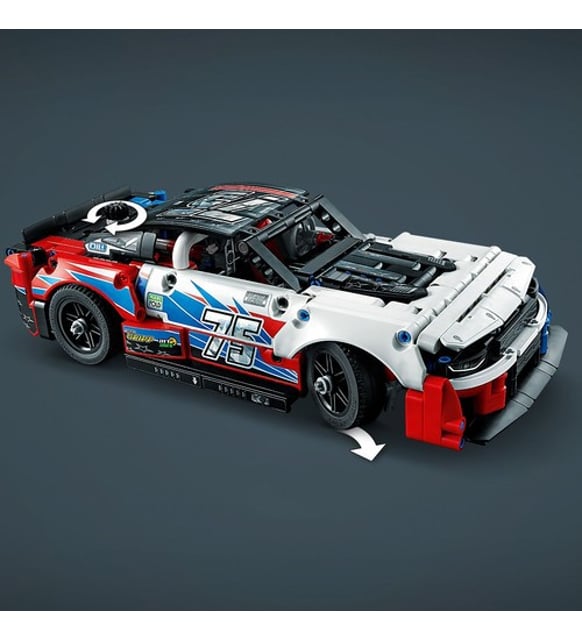 LEGO Technic NASCAR Yeni Nesil Chevrolet Camaro ZL1 42153 (672 Parça)
