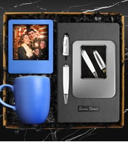 32 GB Kişiye Özel Kutulu Usb Kalem & Kişiye Özel Defter & Mavi Kupa & Kişiye Özel Fotoğraf Çerçevesi Hediye Seti
