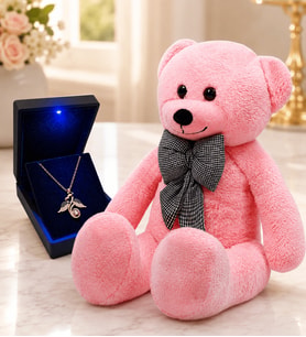 Işıklı Kutuda 925 Ayar Gümüş Rose Gümüş Sevgi Meleği 100 Dilde Seni Seviyorum Kolye ve 80 cm Pembe Peluş Ayıcık Hediye