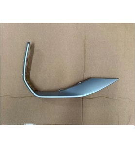 AUDİ - ÖN TAMPON IZGARA ÇERÇEVESİ GRİ SAĞ A3 2024-