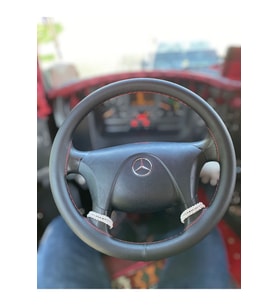 DİKİŞLİ DİREKSİYON KILIFI DAMARLI DERİ KIRMIZI DİKİŞLİ MERCEDES 2640 İÇİN HIZLI KARGO