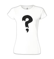 Esrarengiz Kasaba - Soru İşareti Beyaz Bayan Tshirt