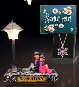 İsimli Biblolu Siyah Masa Lambası ve Gerçek Ametist Taşlı Lotus Kolye (Model 3)