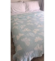 Desen 4 Katlı Müslin Pike Yatak Örtüsü Battal Boy 240x260 cm Mavi
