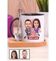 Eşe Yıldönümü Hediyesi Karikatürlü Ahşap Altlıklı Siyah Kupa Bardak