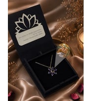 Anneler Gününe Özel Ametist Taşlı Lotus Kişiye Özel Projeksiyon Kolye