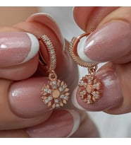 Gümüş Sallantılı Rose Kar Tanesi Kadın Küpe