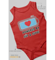 Powered By Süt ve Sevgi Baskılı Bebek Zıbını – Çıtçıtlı Body 8 Renk  %100 Pamuk Sıfır Kol (Kırmızı)