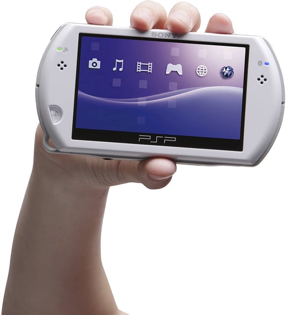 PSP GO Taşınabilir Oyun Konsolu 16GB Playstation Portable GO Beyaz