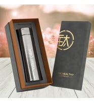 KİŞİYE ÖZEL İSİM BASKILI ÖZEL KUTULU VE HEDİYE ÇANTALI ANTİBAKTERİYEL TİTANYUM TERMOS 450 ML (Gri)