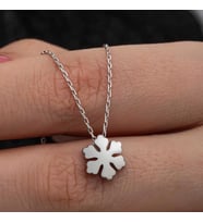 Gümüş Minimal Kar Tanesi Kadın Kolye