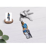 BK Gift Kişiye Özel Tam Boy Anne ve Oğullar Karikatürlü Ahşap Anahtarlık-1 (Beyaz)