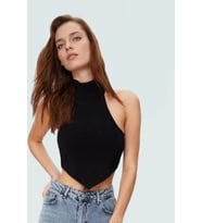 Sırt Detaylı Örme Bluz Dik Yaka Super Crop Polyester Karışımlı Premium Kalite Trend Tasarım (Siyah)