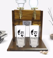 BK Gift Kişiye Özel Renkli Baskılı Atatürk Tasarımlı İkili Rakı Bardağı ve Çift Musluklu Doğal Ahşap Rakı Standı-24 (Model 1)