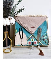 Çeyizlik Hediyelik Seccade Set – Kadife Kilim Desen, Eşarp, Tesbih, Takke, Esans ve Özel Kutu (Turkuaz)