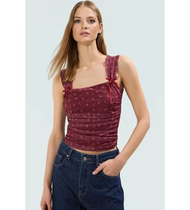 Fitted Kolsuz Örme Bluz Renk Kare Yaka Tül Kumaş Kaliteli İşçilik Günlük Kullanım İçin (Bordo)