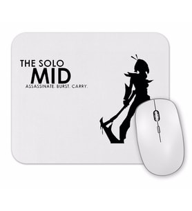 Solo Mid Akali Mouse Pad