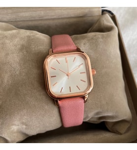 Deri Kordonlu Kare Kadran Kadın Kol Saati Özel Kutusunda Premium Sınırlı Sayıda Hediyelik Garantili İndirimli Kampanyalı Avantajlı Kuponlu Ucuz Tarz Şık Bileklik Set Tasarım Unisex Vintage Çelik Metal Genç Lüks Moda Trend Su Geçirmez SevgiliEşÇift
