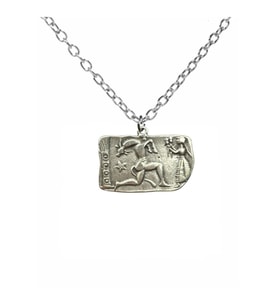 Centaur Legacy – Antik Yunan Sentor Figürlü Plaka Unisex Kolye (60 cm Zincirli) (Gümüş)