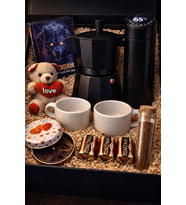 Moka pot hediye seti (3 Cup) , Dijital Termoslu , Özel Espresso ve 2'li Fincan   Konsept Kahve Hediye Seti (Siyah)