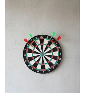17 İnç Profesyonel Dart Tahtası Dayanıklı Yapı Ve 4 Metal Dart Oku