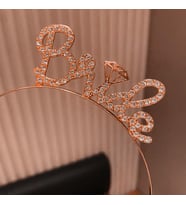 Rose Gold Renkli Taşlı “Bride” Gelin Tacı – El Yazısı Yazı Tipiyle