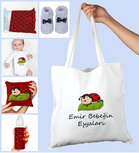 eJOYA Bebeklere Özel Çantasında Kişiye Özel Battaniye Zıbın Biberon Yastık Ve Patik Bebek Hediye Seti 109951 (Mavi)