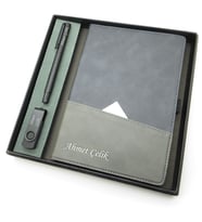 Signator® Codex  N186 Kişiye Özel Defterli Set - İsme Özel Siyah Kalem + İsme Özel Siyah Defter + İsme Özel 32 GB Usb Bellek  İsme Özel Kutusunda Hediyelik Set (Karışık)