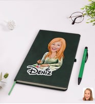 BK Gift Kişiye Özel Kadın Grafik Tasarımcı Karikatürlü Yeşil Termo Deri Defter Kalem Seti Model 1