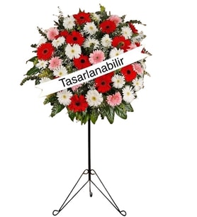 Renkli Gerbera Hazırlanmış Ayaklı Ferforje Çelenk
