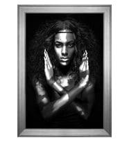 Etnik Kadın Motifli Kanvas Tablo 80 x 110 cm Silver Çerçeve