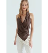 Yazlık Modal Bluz; V Yaka; Fitted; Melfi Dokuma Günlük Kullanım İçin Rahat Ve Şık Seçkin Malzeme (Kahverengi)