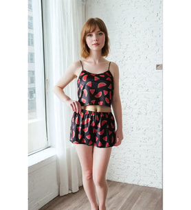 Kadın Desenli Yazlık Şortlu Askılı Kolsuz Siyah Mini Crop Pijama Takımı