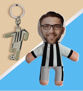 BK Gift Kişiye Özel Fotoğraflı Siyah-Beyaz Futbolcu Bebek Yastık ve Formalı Metal Anahtarlık Hediye Seti