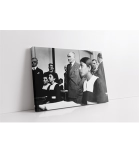 Atatürk Okulda Öğrenciler İle